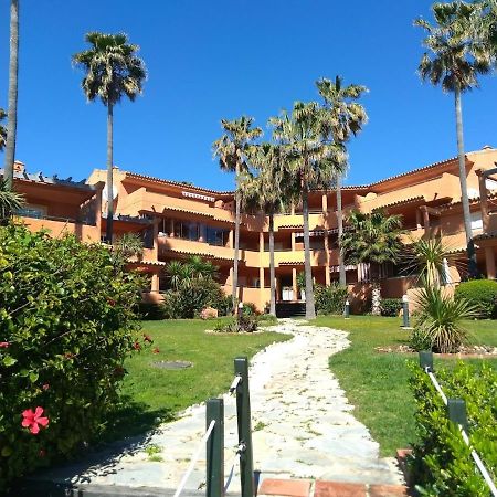 Luxury Three Bedroom Apartment At Estepona Exterior photo