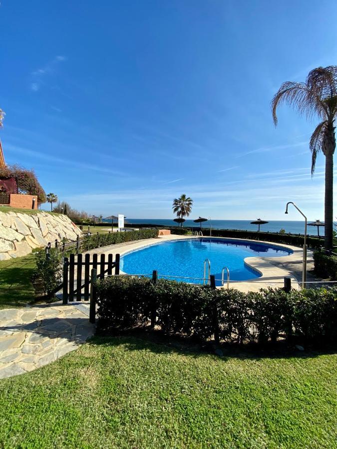 Luxury Three Bedroom Apartment At Estepona Exterior photo