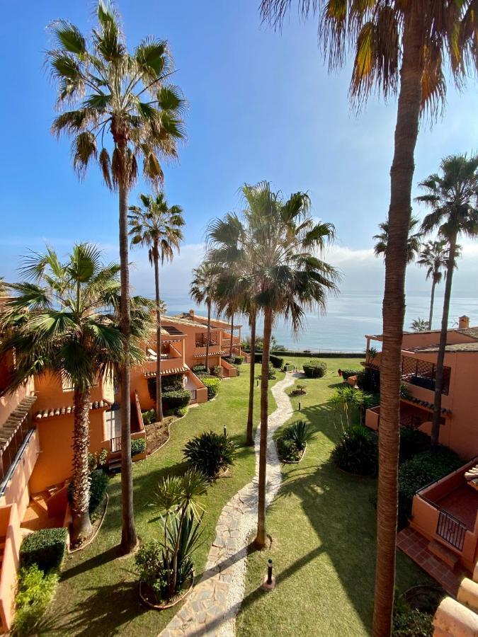 Luxury Three Bedroom Apartment At Estepona Exterior photo