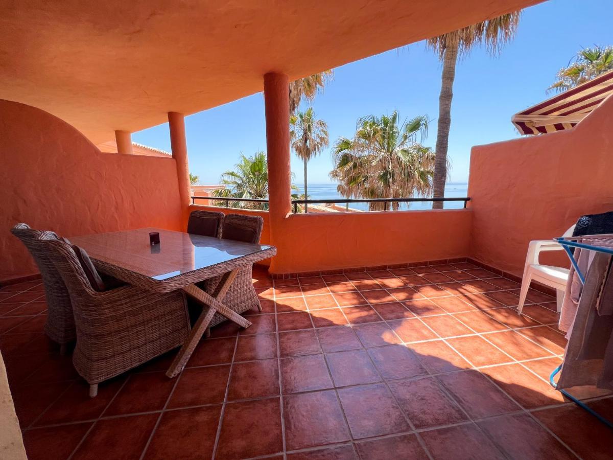 Luxury Three Bedroom Apartment At Estepona Exterior photo