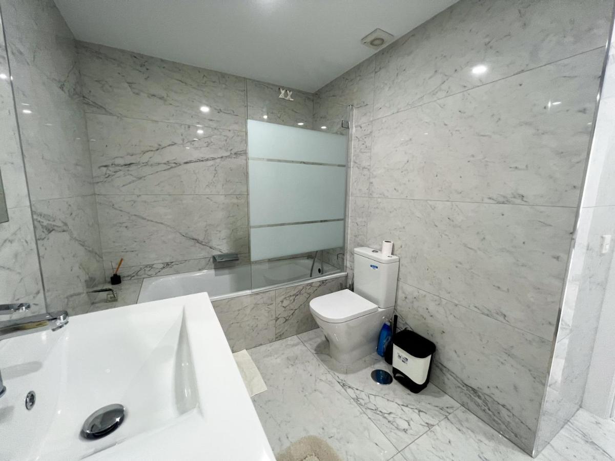 Luxury Three Bedroom Apartment At Estepona Exterior photo