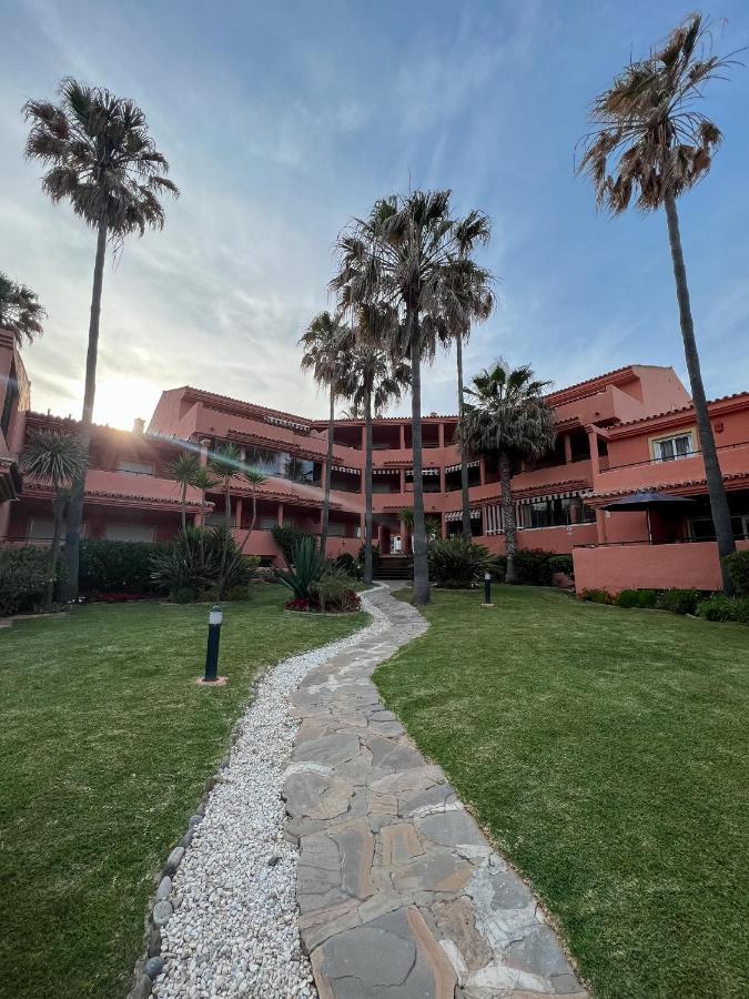 Luxury Three Bedroom Apartment At Estepona Exterior photo