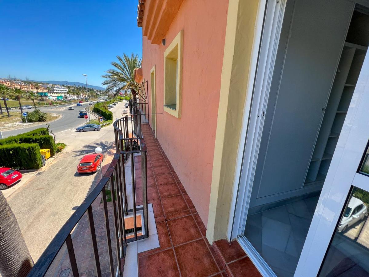 Luxury Three Bedroom Apartment At Estepona Exterior photo