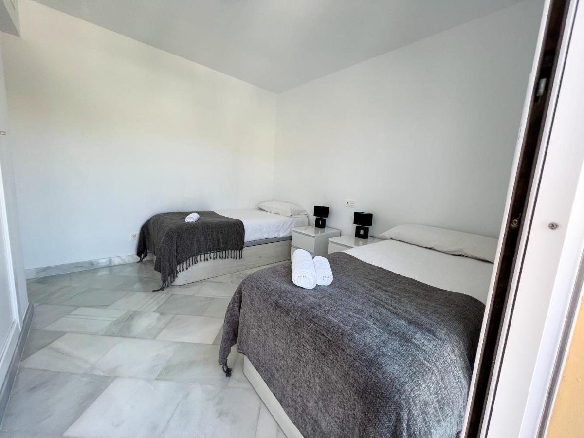 Luxury Three Bedroom Apartment At Estepona Exterior photo