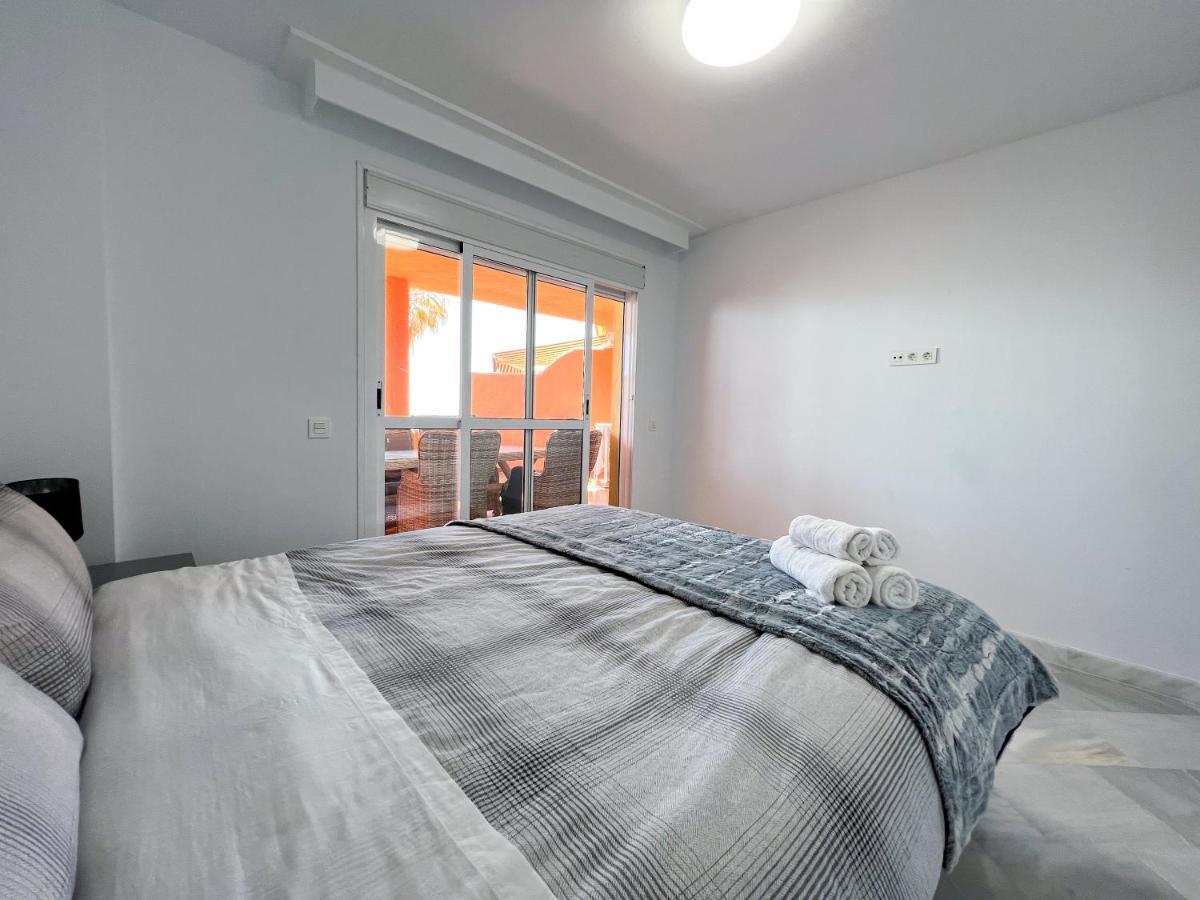 Luxury Three Bedroom Apartment At Estepona Exterior photo