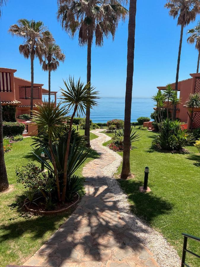 Luxury Three Bedroom Apartment At Estepona Exterior photo