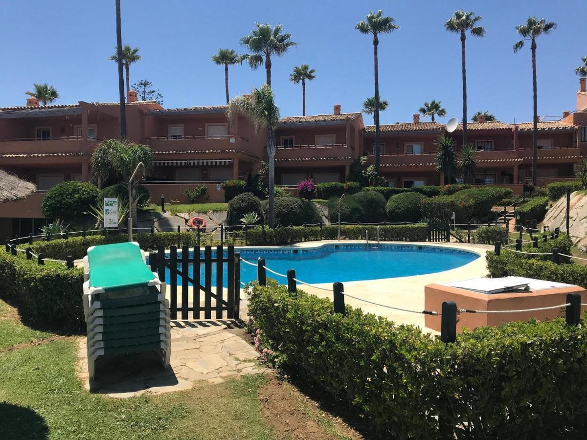 Luxury Three Bedroom Apartment At Estepona Exterior photo